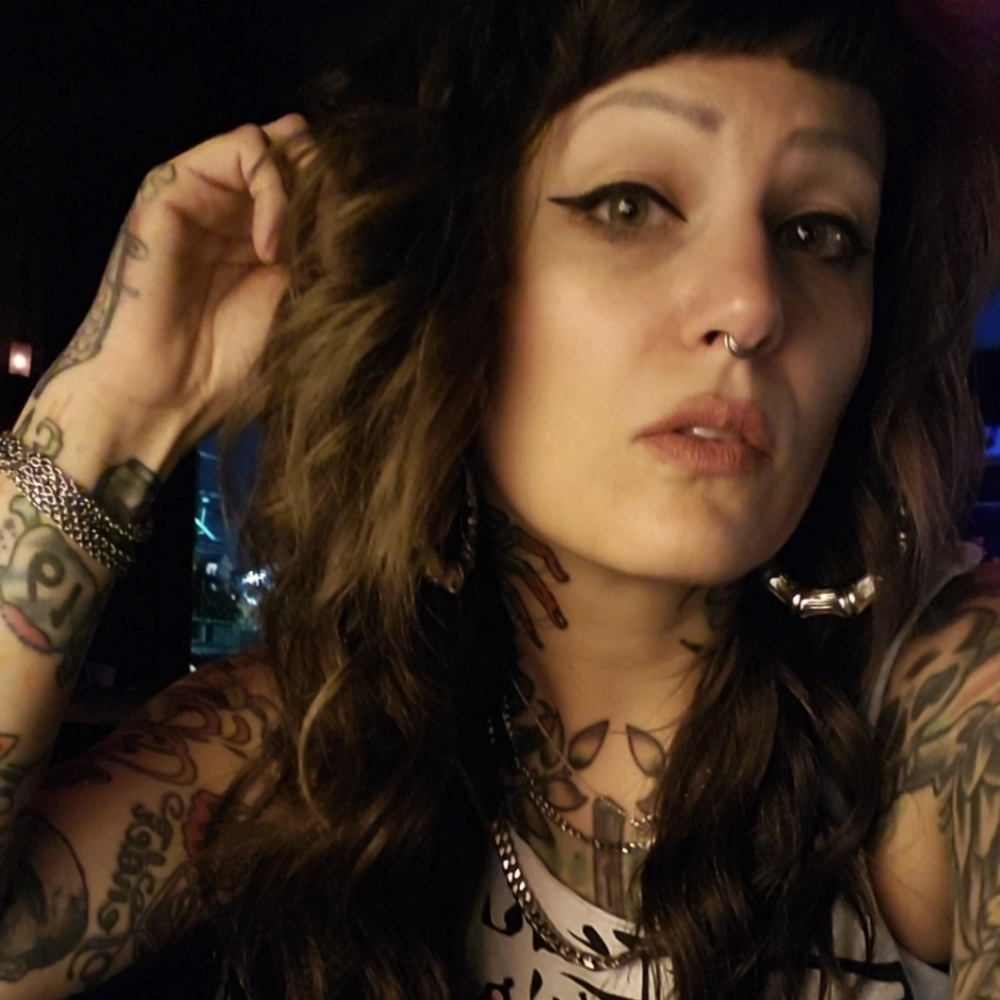 Meet your Posher, Danielle